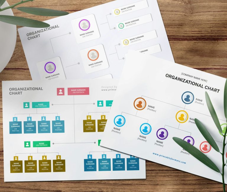 Strasser Design Ingenium – Grafikdesign, Texte, Konzepte Illustrierte Infografiken auf einem Holztisch.